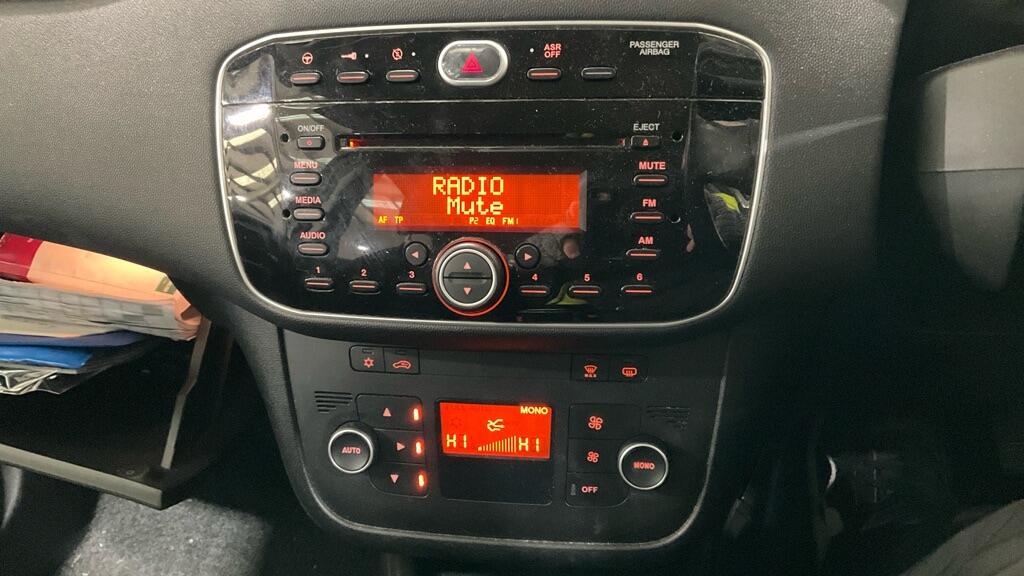 Used Fiat Punto 2016 for sale - 76715027: Photo 8