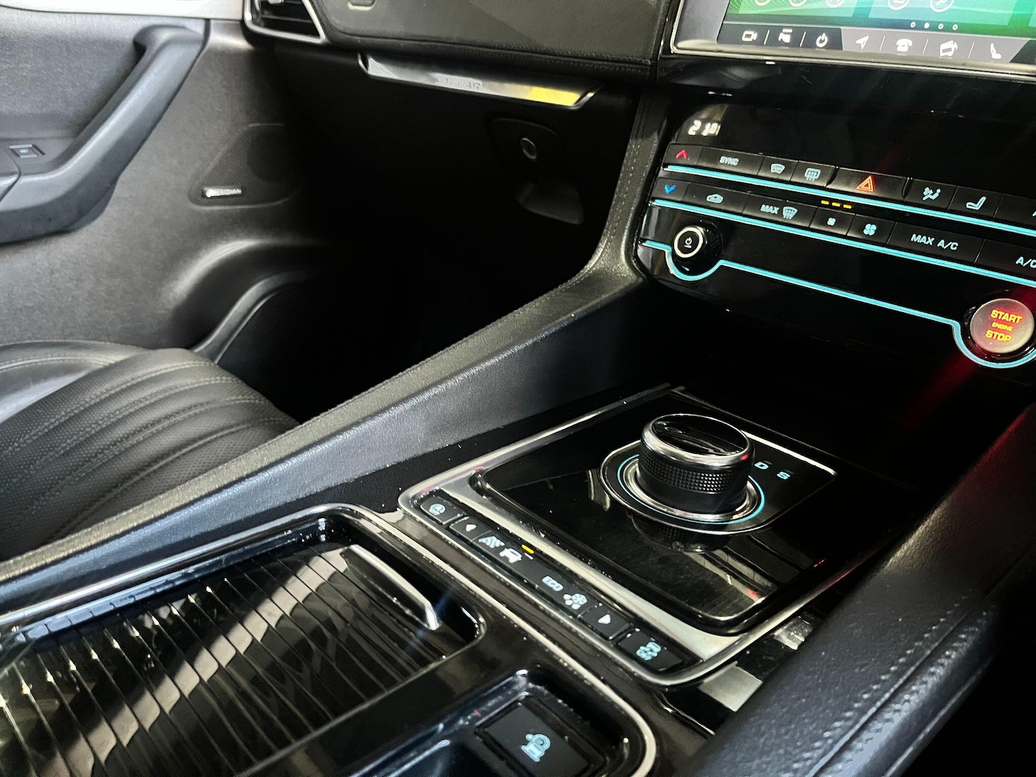 Used Jaguar F-Pace 2019 for sale - 77455725: Photo 28