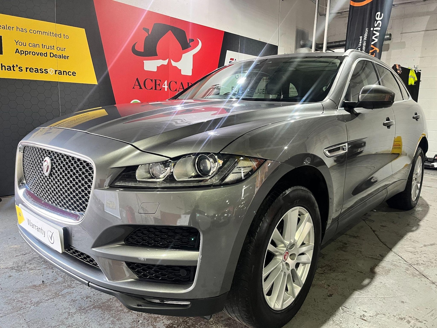 Used Jaguar F-Pace 2019 for sale - 77455725: Photo 3
