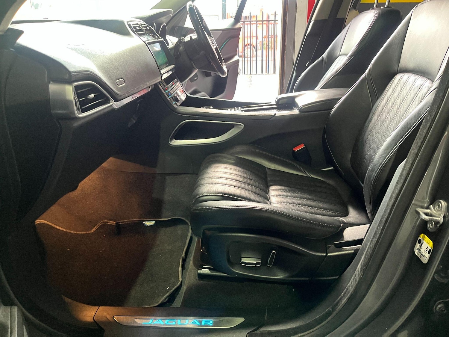 Used Jaguar F-Pace 2019 for sale - 77455725: Photo 34