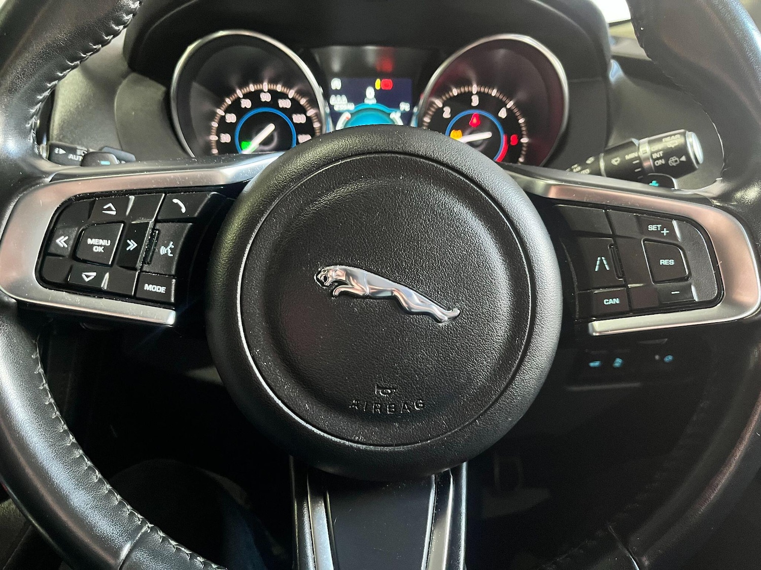 Used Jaguar F-Pace 2019 for sale - 77455725: Photo 43