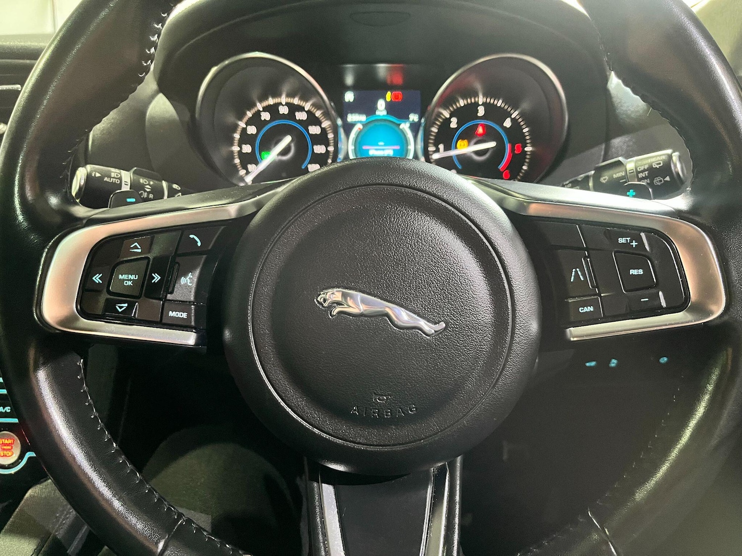 Used Jaguar F-Pace 2019 for sale - 77455725: Photo 51