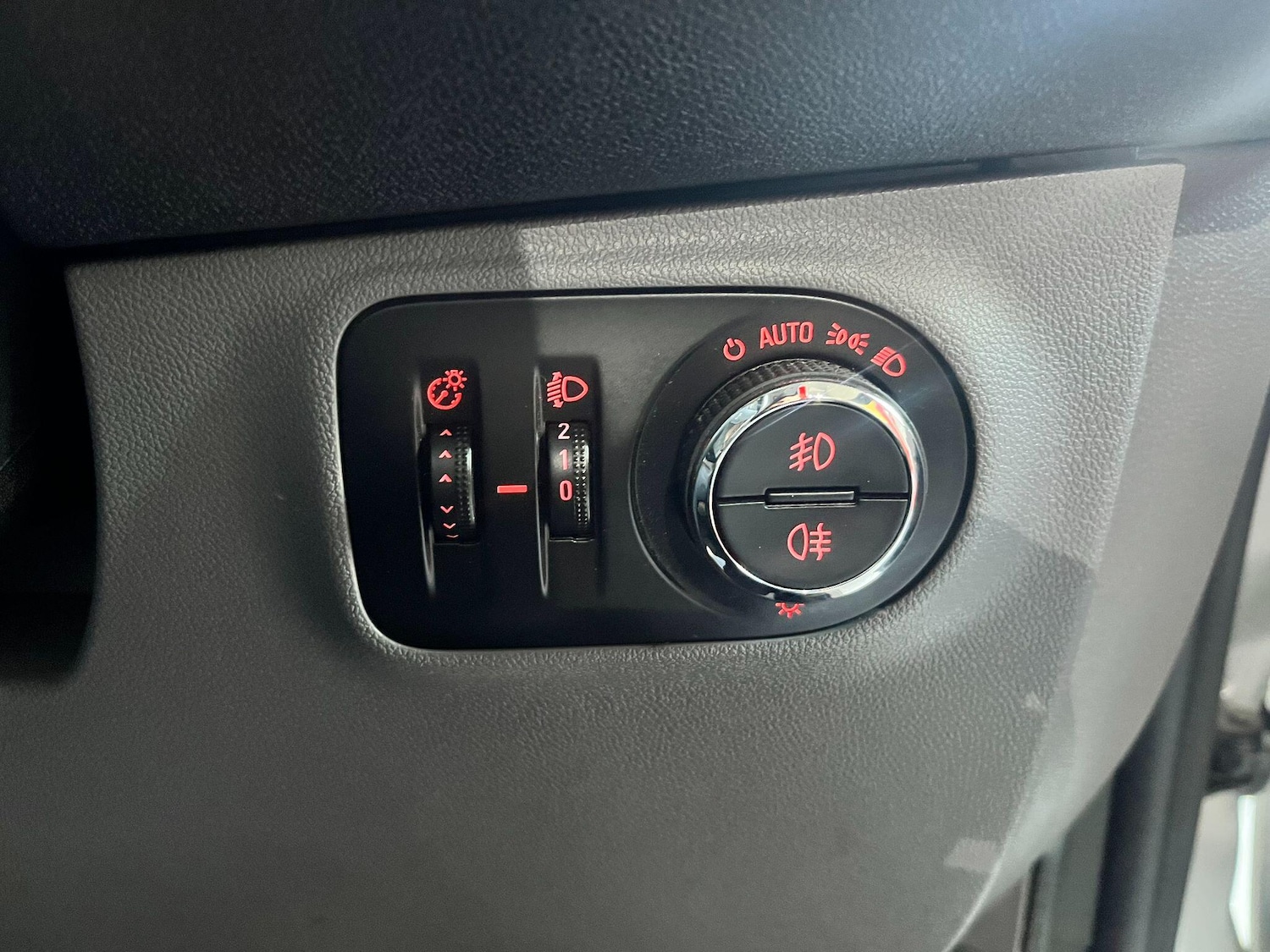 Used Vauxhall Corsa 2015 for sale - 76753313: Photo 18