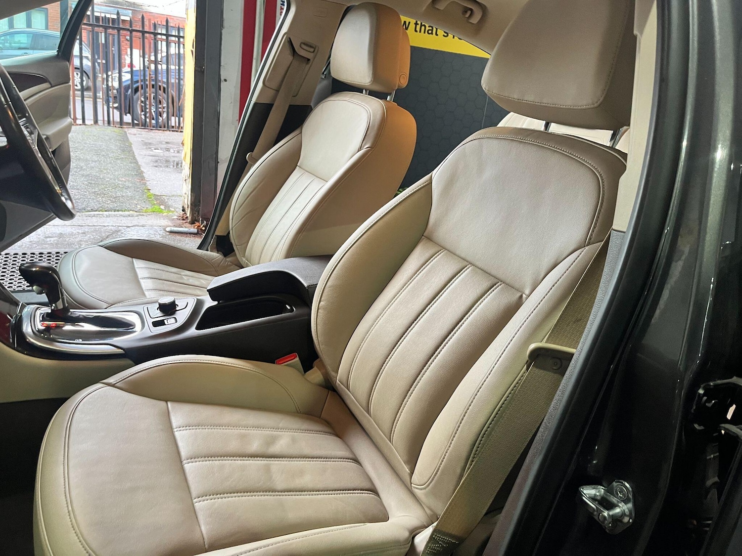 Used Vauxhall Insignia 2011 for sale - 76307002: Photo 36