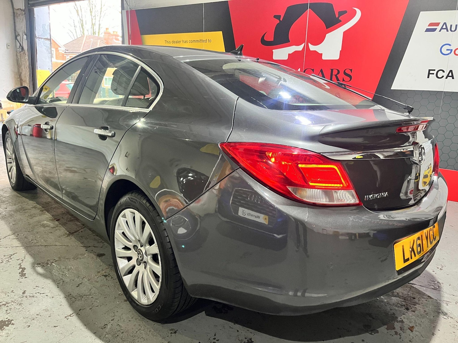 Used Vauxhall Insignia 2011 for sale - 76307002: Photo 9