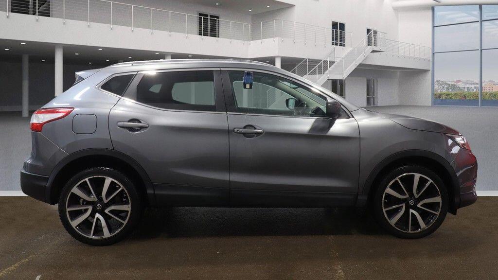 Used Nissan Qashqai for sale - 77279807: Photo 2