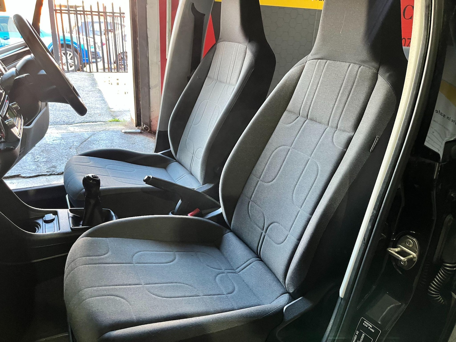 Used Volkswagen up! 2015 for sale - 77523667: Photo 28