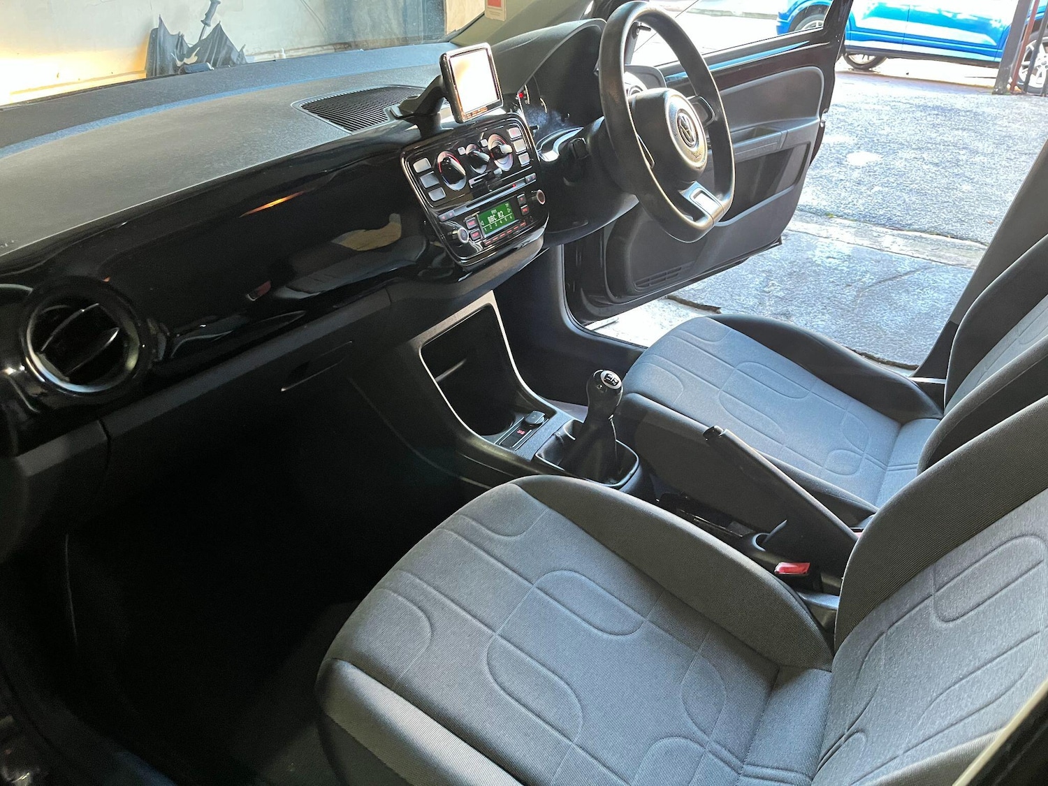 Used Volkswagen up! 2015 for sale - 77523667: Photo 30