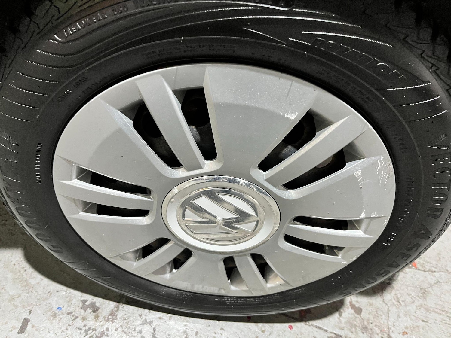 Used Volkswagen up! 2015 for sale - 77523667: Photo 40