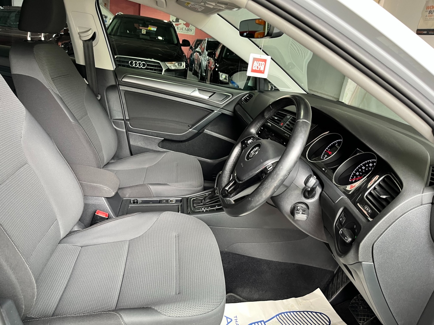 Used Volkswagen Golf 2017 for sale - 77036131: Photo 40