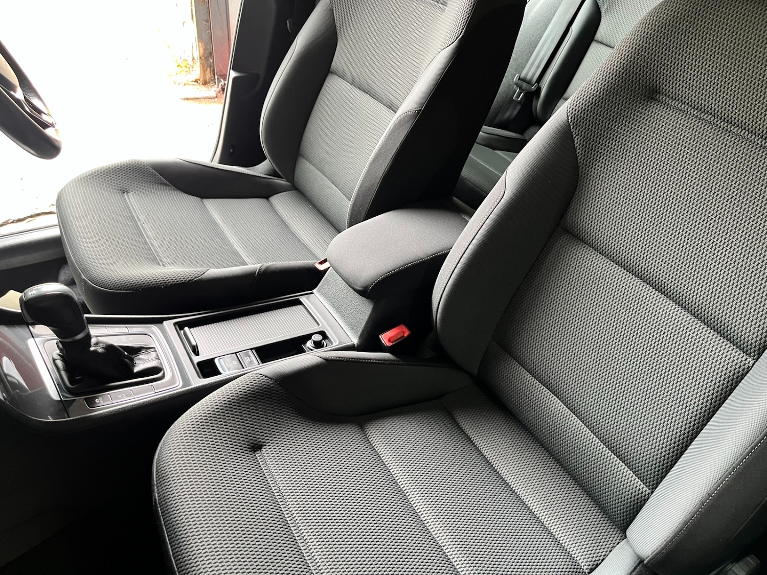 Used Volkswagen Golf 2017 for sale - 77036131: Photo 50