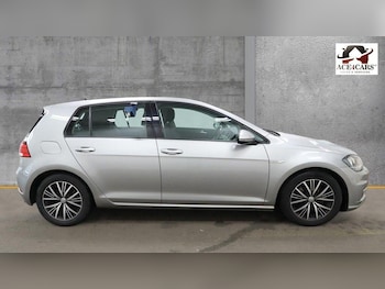 Used Volkswagen Golf 2018 for sale - 78922087: Photo