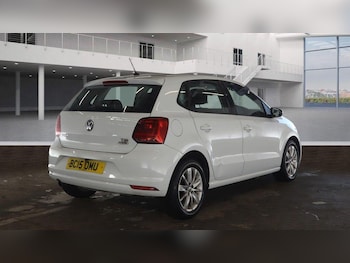 Used Volkswagen Polo 2015 for sale - 78033770: Photo