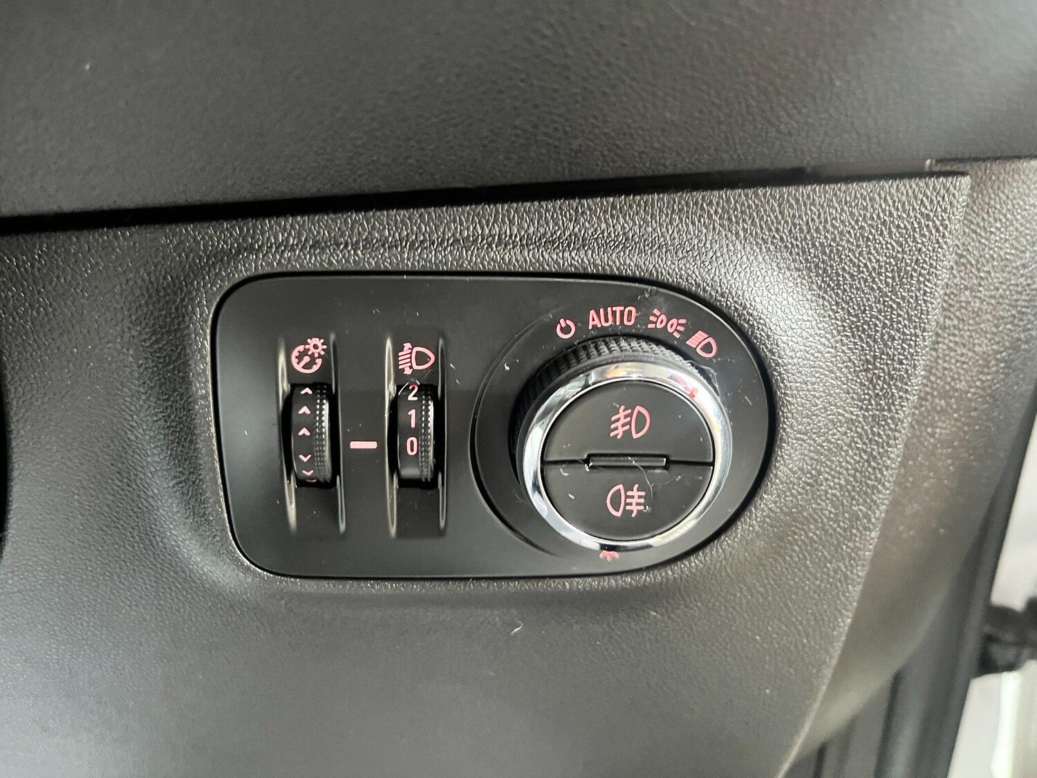 Used Vauxhall Corsa 2016 for sale - 76538917: Photo 25