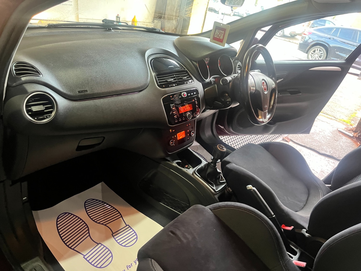 Used Fiat Punto 2013 for sale - 77035748: Photo 37