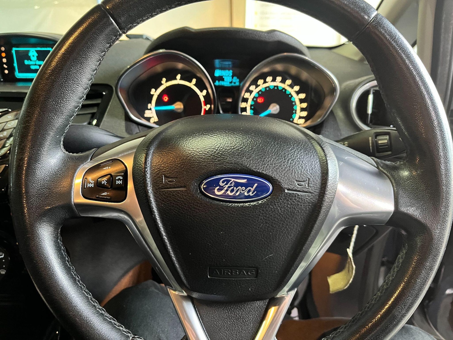 Used Ford Fiesta 2014 for sale - 76925935: Photo 28