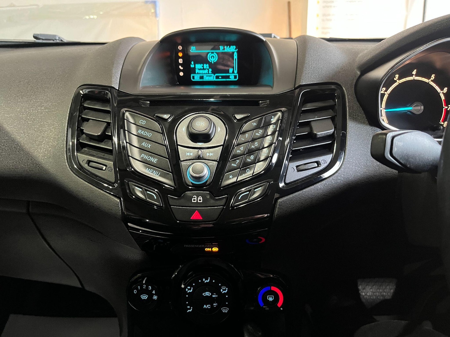 Used Ford Fiesta 2014 for sale - 76925935: Photo 29