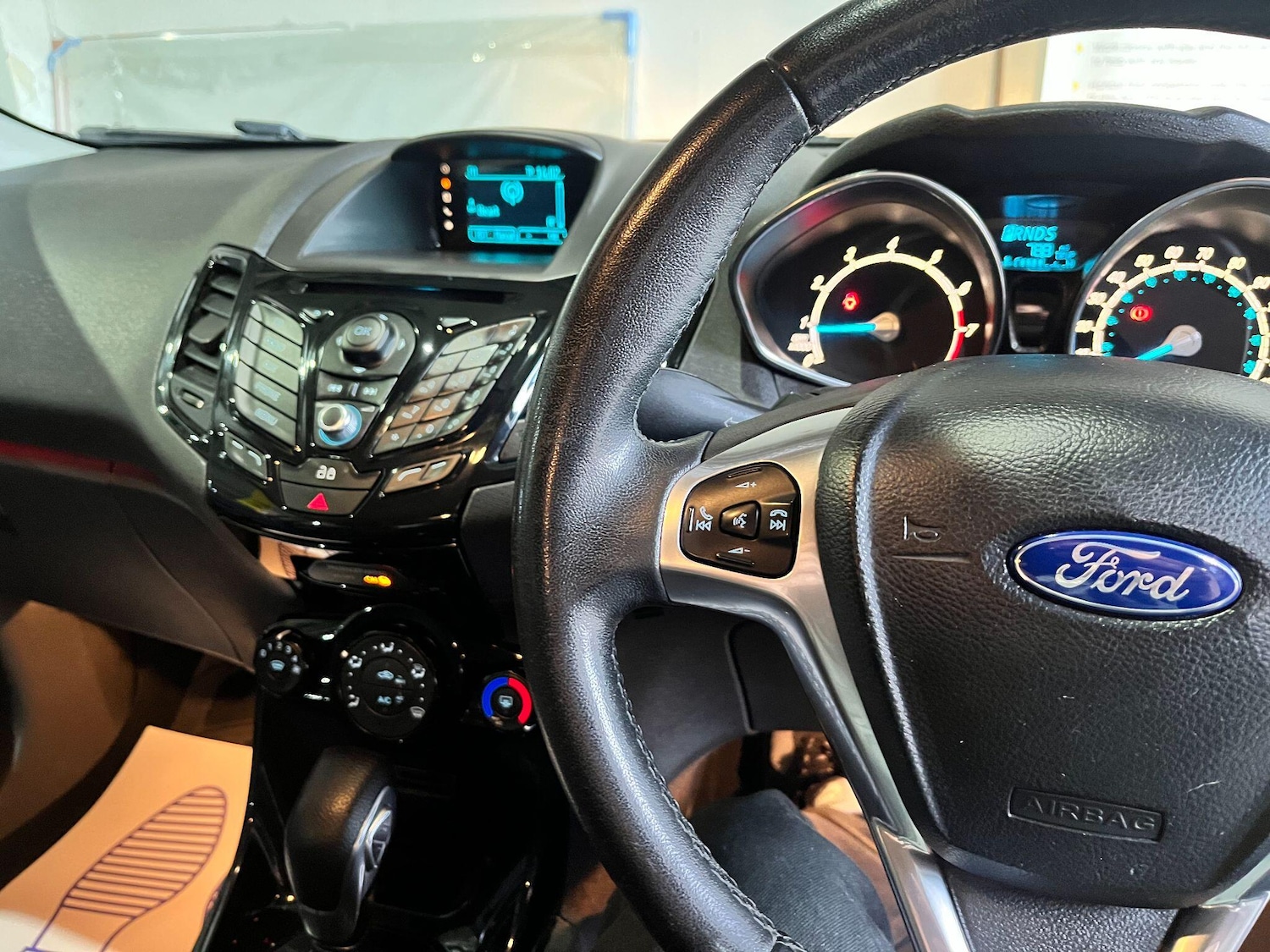 Used Ford Fiesta 2014 for sale - 76925935: Photo 31