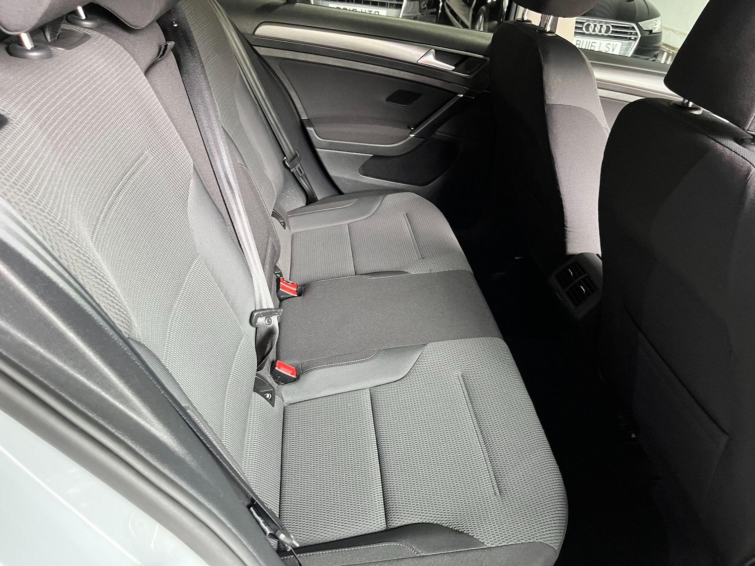 Used Volkswagen Golf 2017 for sale - 76887486: Photo 32