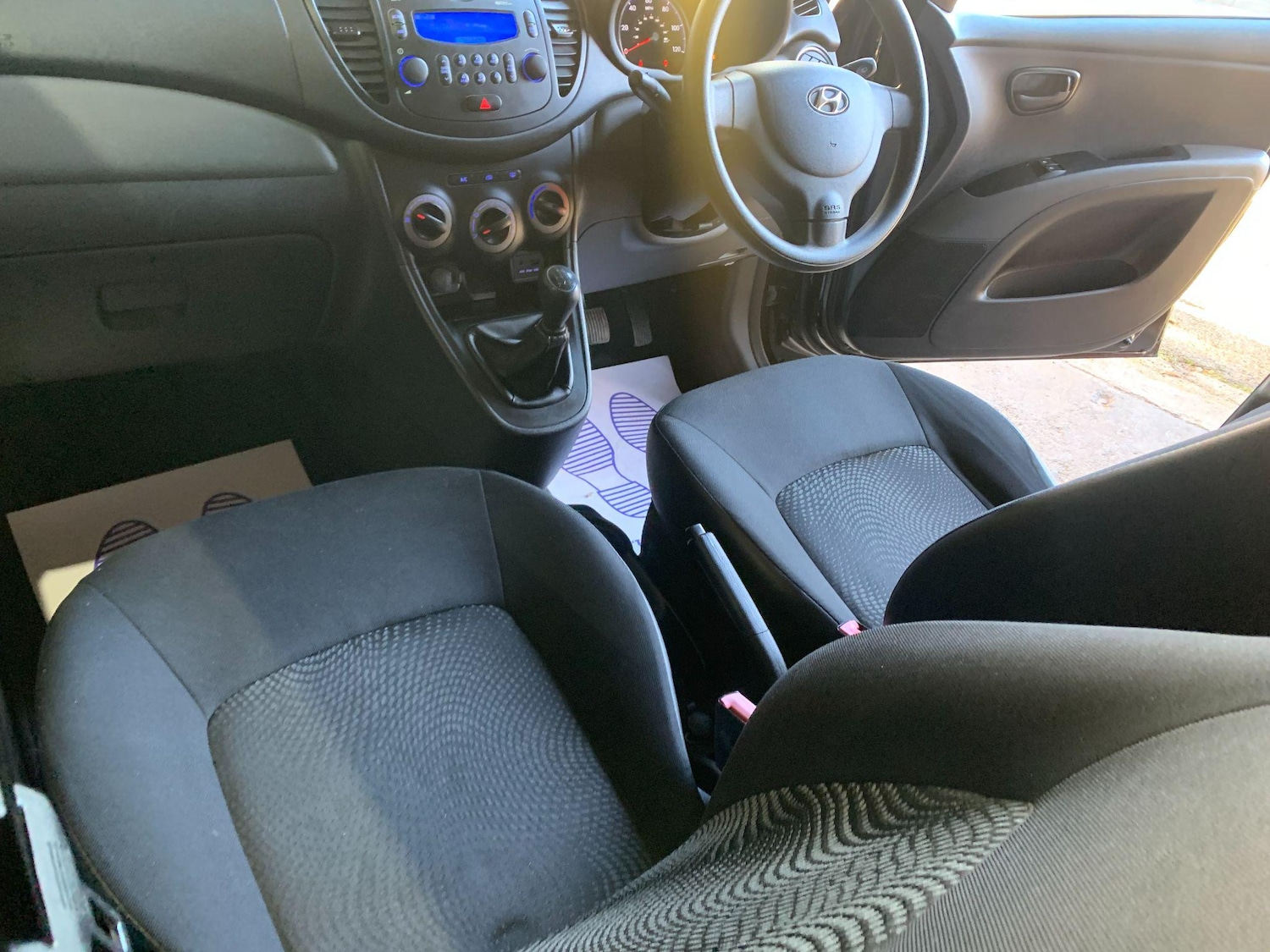 Used Hyundai i10 2011 for sale - 76433160: Photo 32