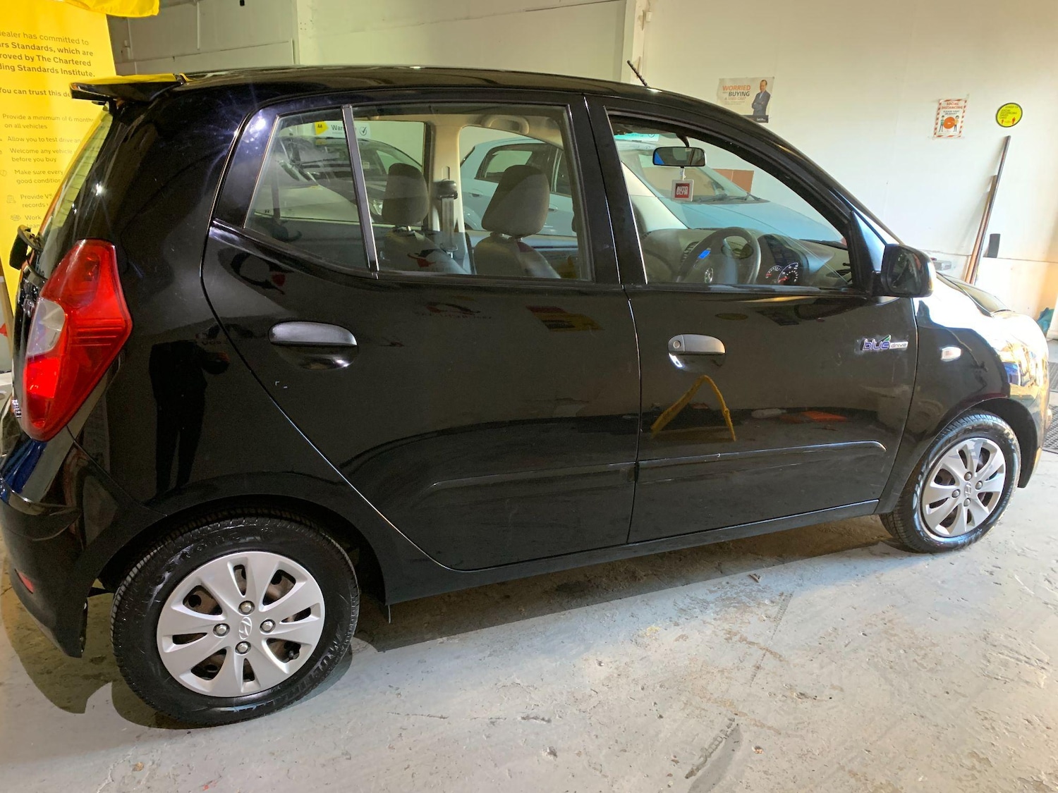 Used Hyundai i10 2011 for sale - 76433160: Photo 45