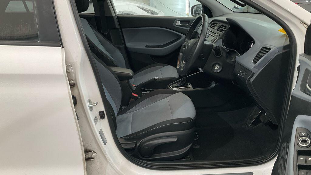 Used Hyundai i20 2015 for sale - 77314711: Photo 10