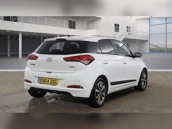 Used Hyundai i20 2015 for sale - 77314711: Photo