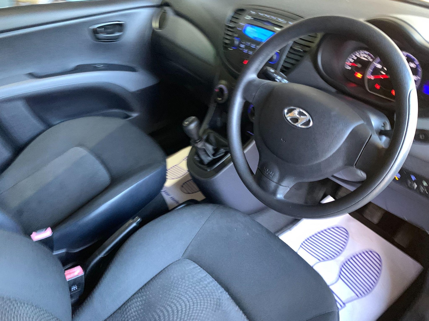 Used Hyundai i10 2011 for sale - 76801397: Photo 23