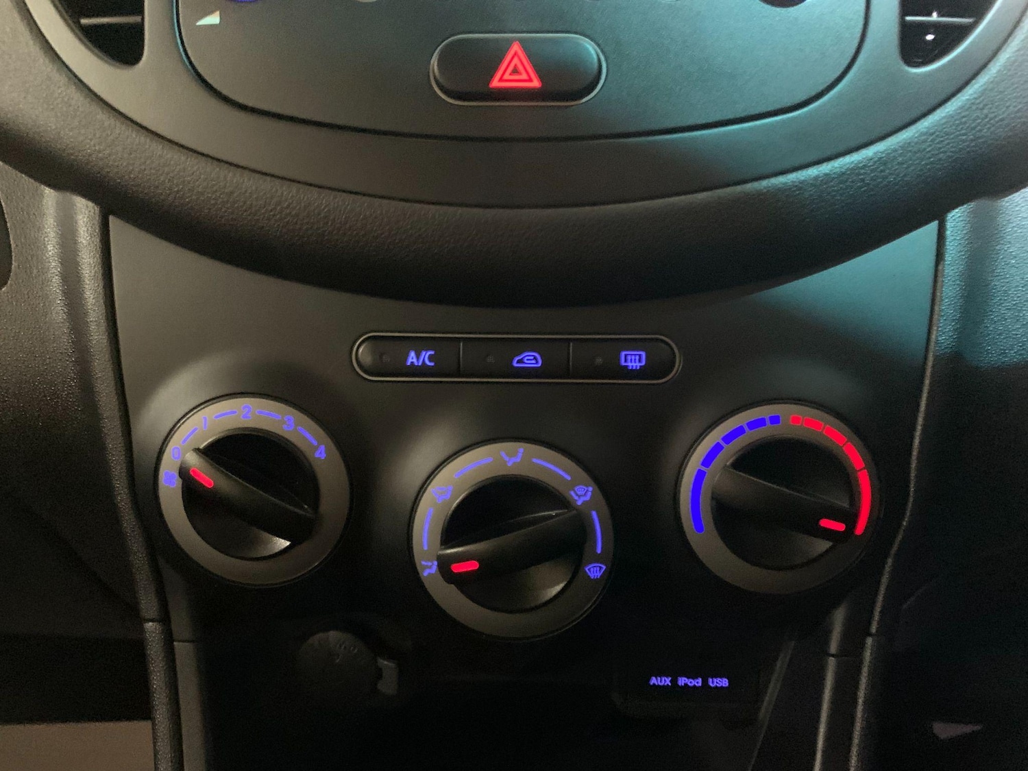 Used Hyundai i10 2011 for sale - 76801397: Photo 28