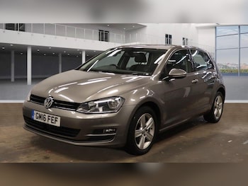 Volkswagen - Golf