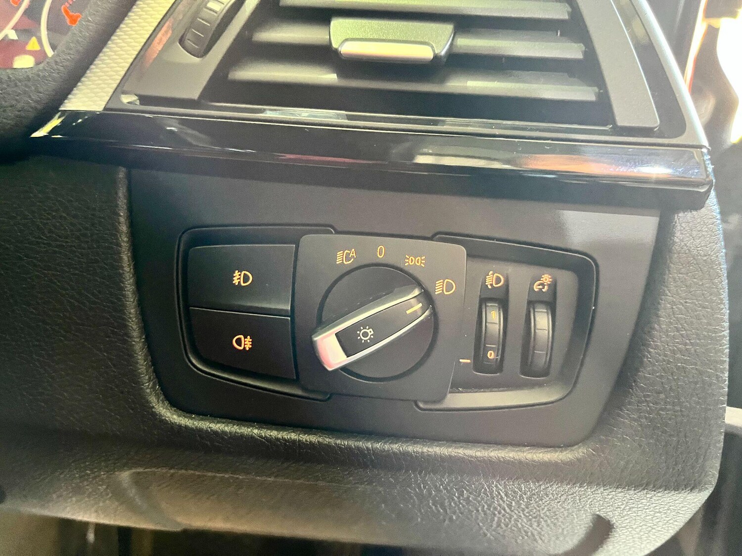 Used BMW 3 Series 2012 for sale - 77231679: Photo 43