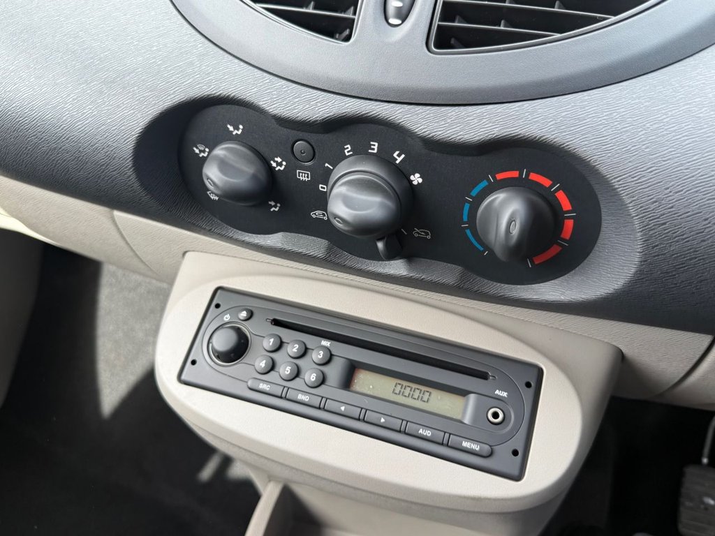 Used Renault Twingo 2010 for sale - 75596408: Photo 12