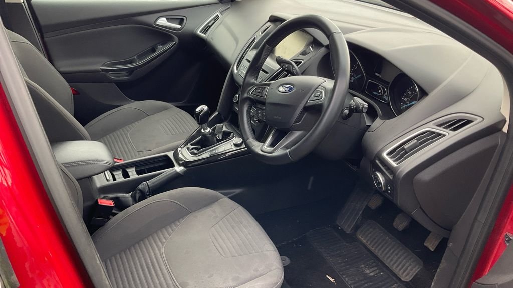 Used Ford Focus 2015 for sale - 74947850: Photo 7