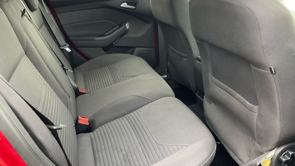 Used Ford Focus 2015 for sale - 74947850: Photo 8