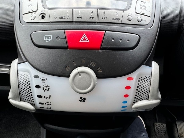 Used Toyota AYGO 2013 for sale - 74379549: Photo 15