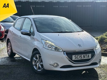 Used Peugeot 208 2015 for sale - 77668894: Photo