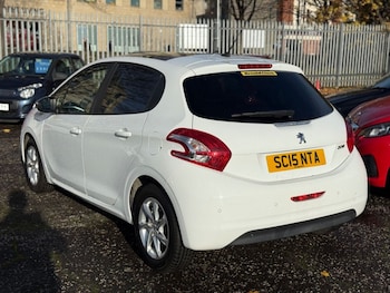 Used Peugeot 208 2015 for sale - 77668894: Photo
