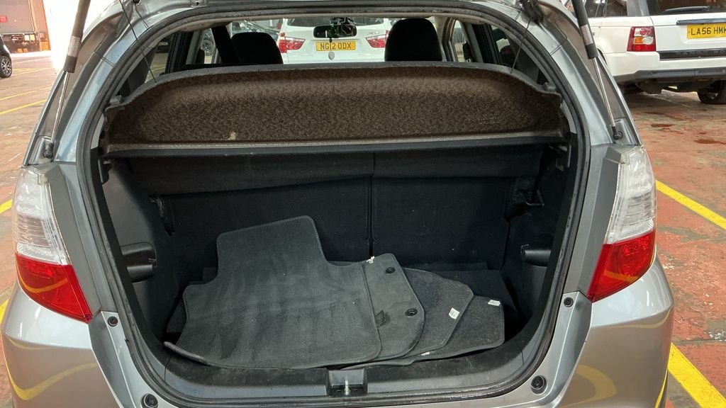 Used Honda Jazz 2010 for sale - 77953190: Photo 12