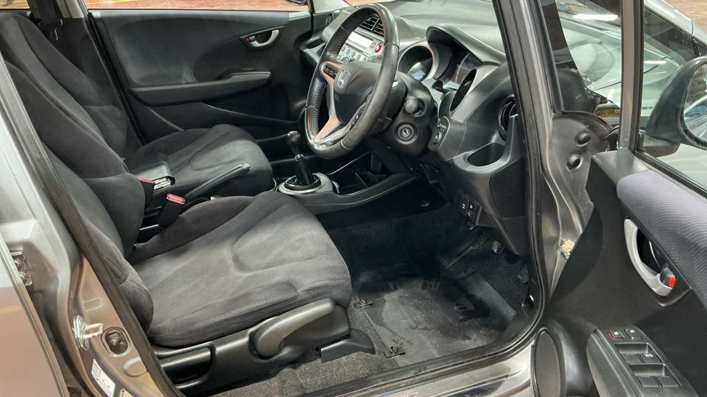 Used Honda Jazz 2010 for sale - 77953190: Photo 8