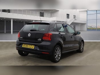 Used Volkswagen Polo 2016 for sale - 76417744: Photo