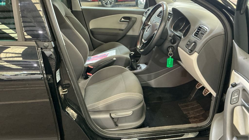 Used Volkswagen Polo 2016 for sale - 76417744: Photo 8