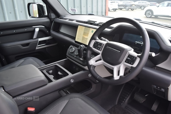 Used Land Rover Defender 2023 for sale - 77840197: Photo 3