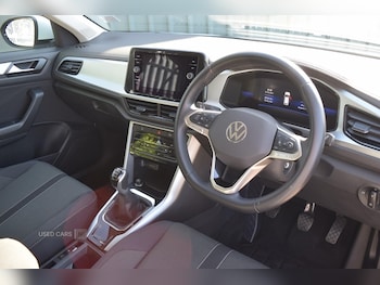 Used Volkswagen T-Roc 2022 for sale - 76201486: Photo 3