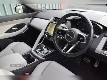 Used Jaguar E-Pace 2021 for sale - 76646718: Photo