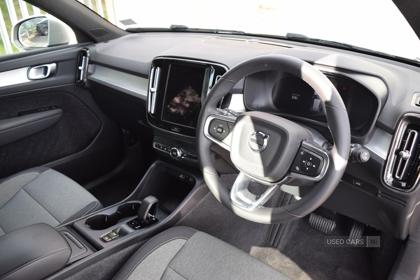Used Volvo XC40 2023 for sale - 76153393: Photo 3
