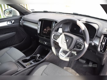 Used Volvo XC40 2023 for sale - 76153393: Photo