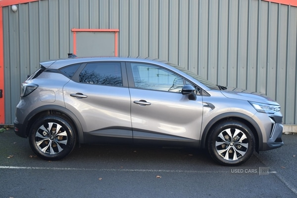 Used Renault Captur 2025 for sale - 76702555: Photo 2