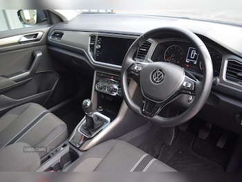 Used Volkswagen T-Roc 2021 for sale - 76621144: Photo