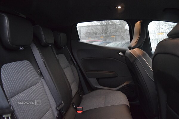 Used Renault Clio 2025 for sale - 77372125: Photo 33