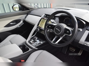 Used Jaguar E-Pace 2021 for sale - 76573923: Photo